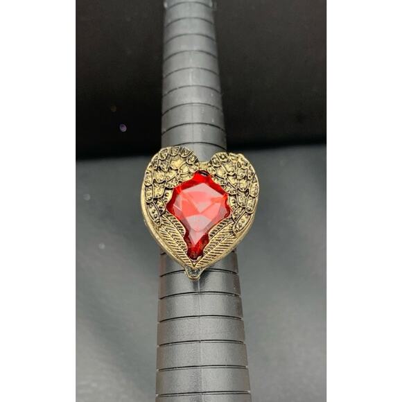 Antiqued Gold Tone Heart Ring With Large Red Rhinestone & Angel Wings Adj. - Picture 4 of 5